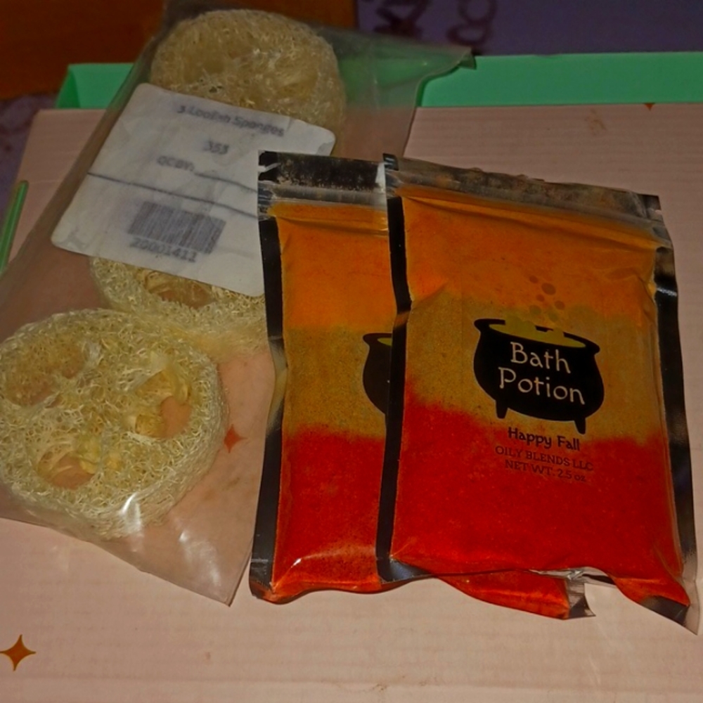 Loofah Sponges/Bath Lotion Saltz